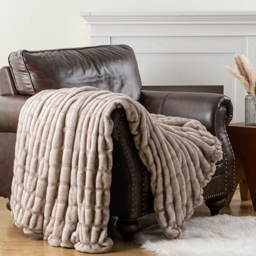 Battilo Faux Fur Throw Blanket for Couch, 50"x60", Ruched Fur Blanket - color: Brown Tip, size: 50"x60"