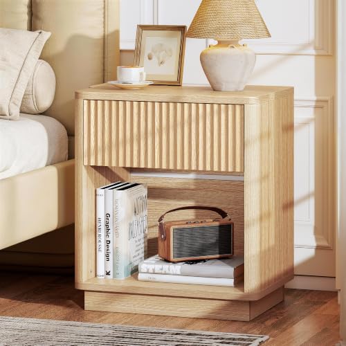 Baoz Oak Fluted Nightstand with Charging Station & 1 Drawers for Bedroom | 19" Wide Mid Century Modern Bedside Table Natural Wood Curved Profile Design Night Stand Metal Handle - color: Oak, size: 1 Drawers