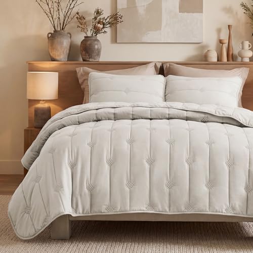 Bedsure King Size Quilt - Prewashed Extra Soft Cotton-Like Polyester Bedspreads King Size, Lightweight Comforter, Includes 1 Quilt 106x96 Inches with 2 Shams, Machine Washable, Beige - color: 03 - Beige, size: King (106" x 96")