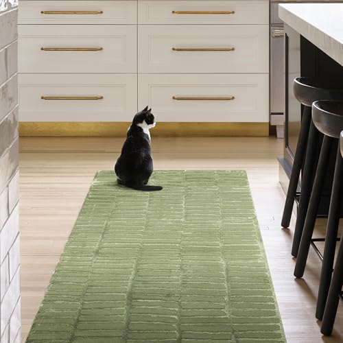 nuLOOM Kailani Green Geometric Washable Runner Rug, 2' x 8' | Nuloom Kailani Geometric 2' x 8' Machine Washable Runner Rug for Living Room Bedroom Dining Room Entryway Hallway, Green - color: Green, size: 2'8" x 8' (Rectangular)