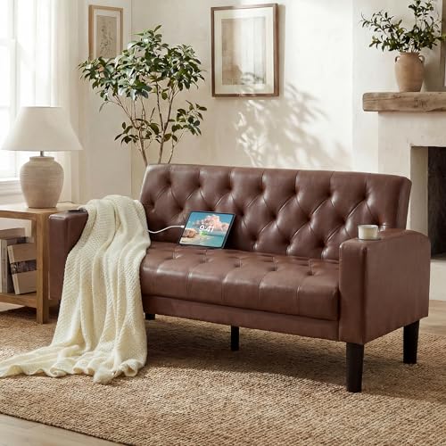 TYBOATLE 152.5cm(62인치) 브라운 가죽 2인용 소파, 거실용 USB 포함 소형 소파 | 작은 소파, 러브 시트 소파, 중세 모던 터프트 디자인, USB 포트 2개 및 컵홀더 2개, 사무실 침실 기숙사, 브라운 - color: 브라운.