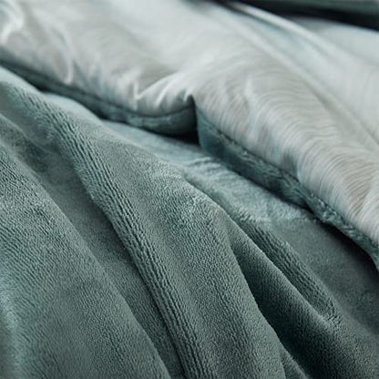 Some Like it Hot - Some Like it Cold Coma Inducer® Oversize Queen Comforter | Refreshing Green. Experience Coma Worthy Sleep with All Season Extra Large Bedding - size: Queen