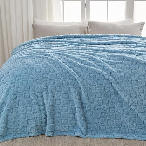 NEWCOSPLAY 3D Heart Checkered Flannel Queen Blanket, Blue Heart, 90"x90" | Super Soft Cute Lightweight Decorative Premium Silky Fleece Blanket for Couch Sofa Bed, Gift for Women Men, All Season Use - color: Blue Heart, size: Queen(90"x90")