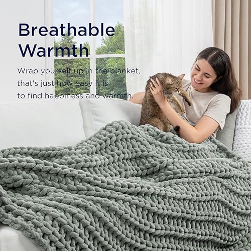 Maetoow Handmade 10 lb Soft Knitted Weighted Blanket, 40 x 60 in Breathable Chunky Knit Gravity Blanket Throw, Home Decor for Sofa Couch Bed, Sage Green